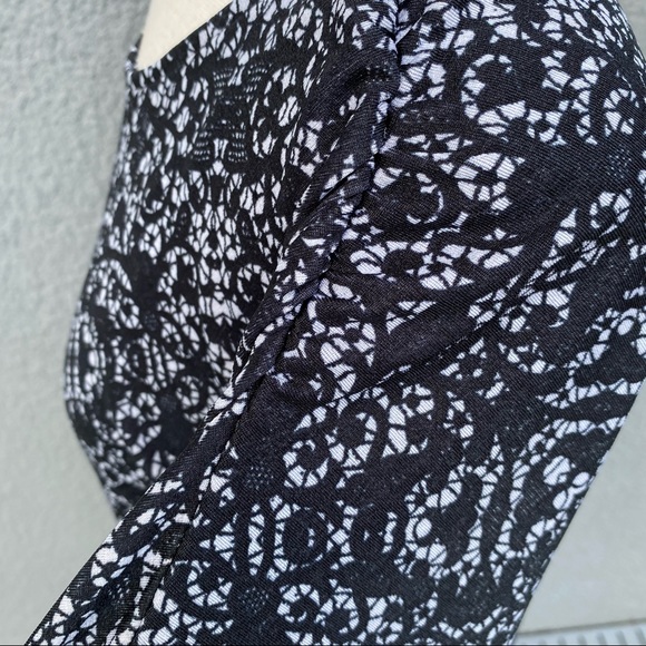 Black Patterned Short Sleeves Top - Picture 5 of 7
